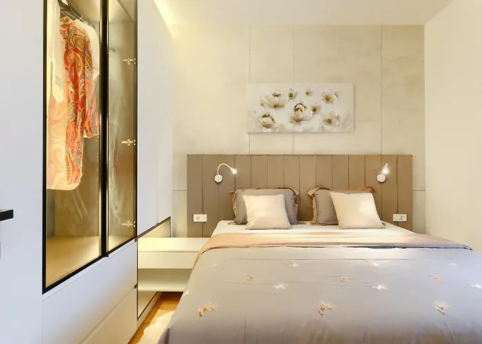 Апартаменти Posh - Luxury *