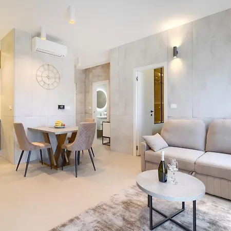 Posh - Luxury Apartment Pula