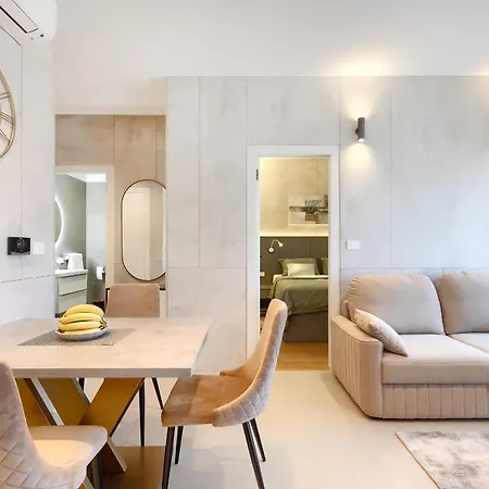 Posh - Luxury Pula
