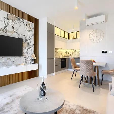 Posh - Luxury * Pula