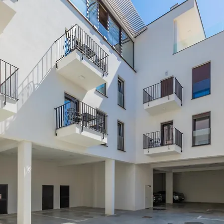 アパート Posh - Luxury プーラ