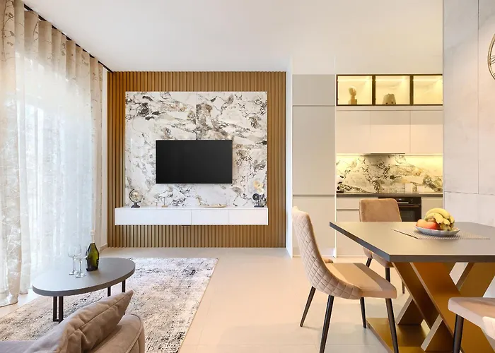 アパート Posh - Luxury プーラ